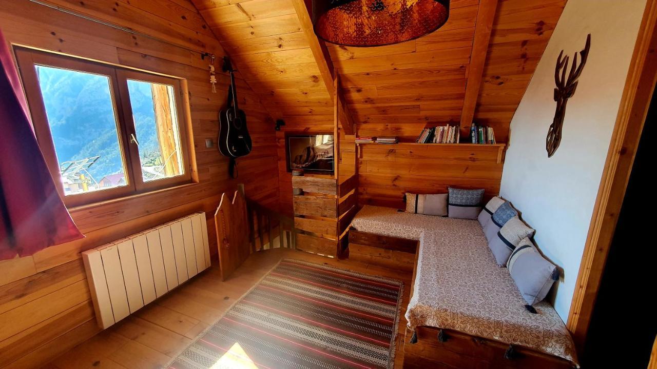 Chalet Les 3 Flocons Roure Exterior photo